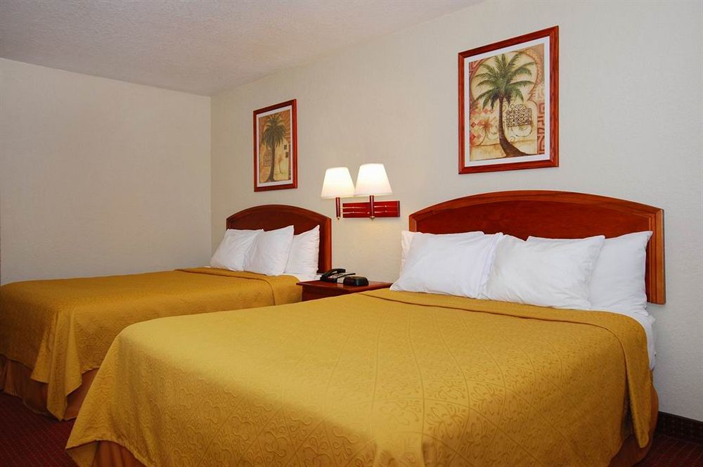ซูเปอร์ 8 บาย วินด์แฮม ซานอันโตนิโอ แอท I-10 Motel ภายนอก รูปภาพ