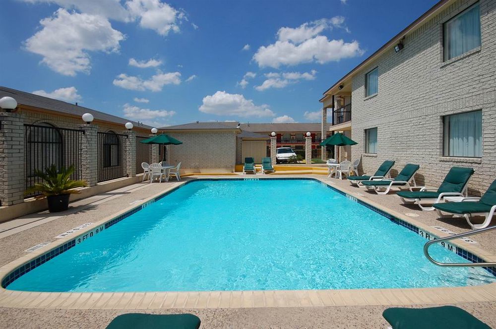 ซูเปอร์ 8 บาย วินด์แฮม ซานอันโตนิโอ แอท I-10 Motel ภายนอก รูปภาพ